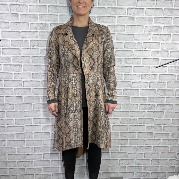 NWOT |•ETHYL CLOTHING•| Snakeskin Print Long Jacket Size Small - Picture 5 of 12